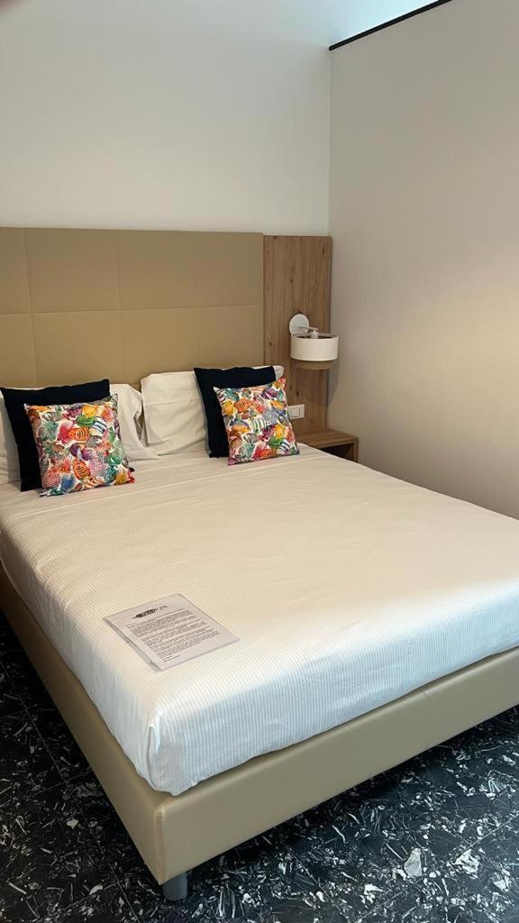 Bluripa Guest House เจนัว ภายนอก รูปภาพ